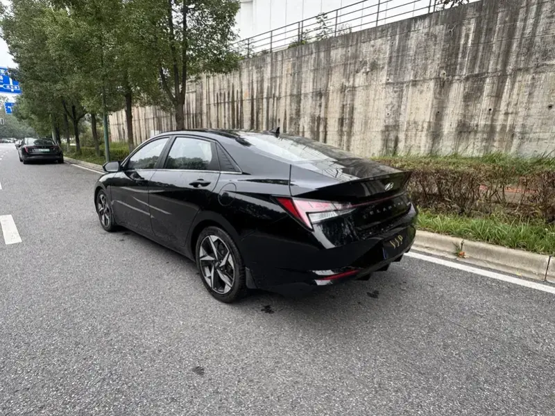2021 Hyundai Elantra с пробегом 55 000 км