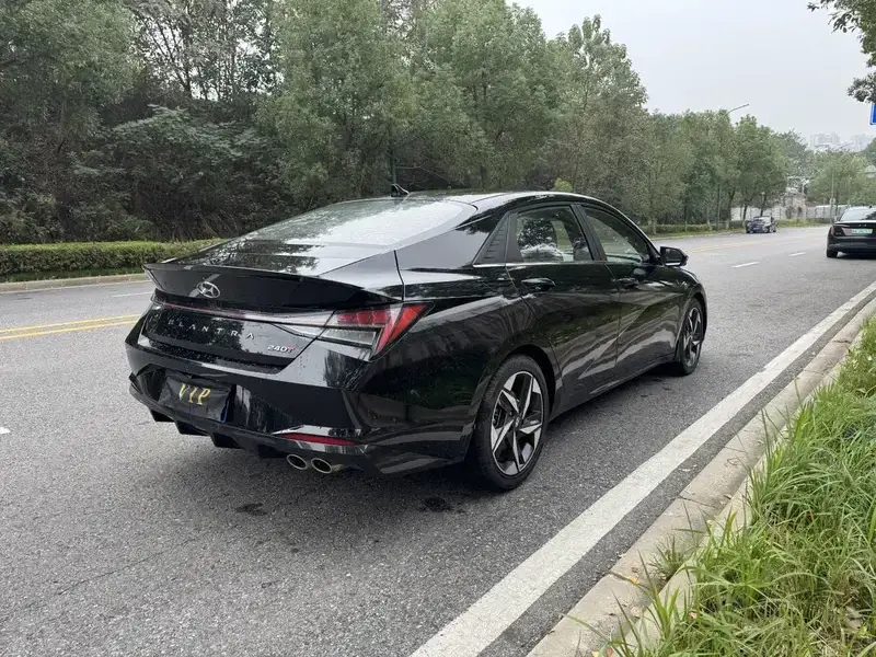 2021 Hyundai Elantra с пробегом 55 000 км