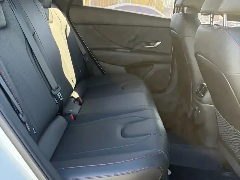 2022 Hyundai Elantra с пробегом 13 000 км
