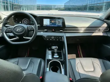 2022 Hyundai Elantra с пробегом 40 600 км