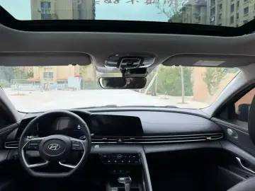 2021 Hyundai Elantra с пробегом 46 000 км