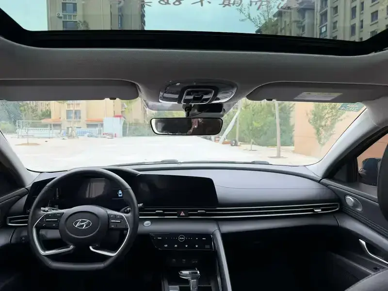 2021 Hyundai Elantra с пробегом 46 000 км