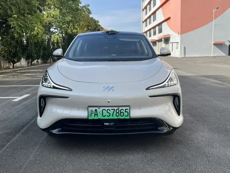 2023 IM Motors (Zhiji) LS6 с пробегом 22 000 км