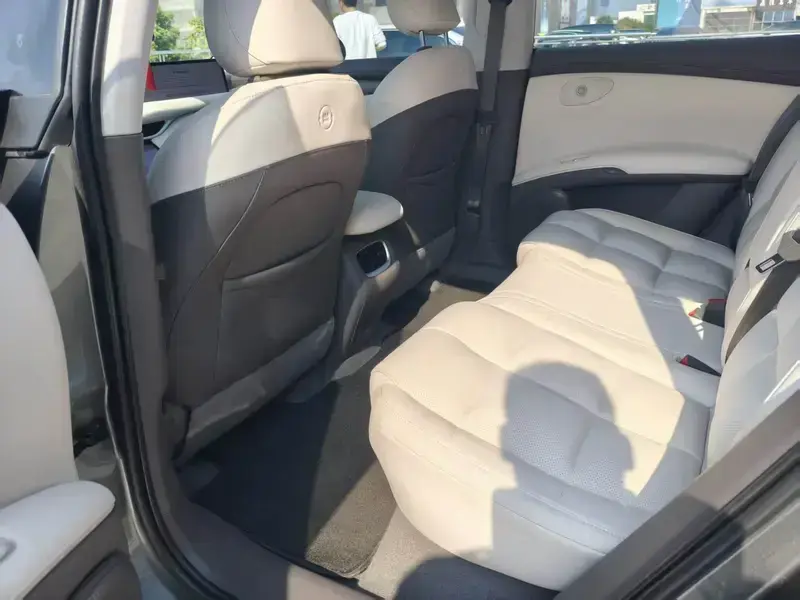 2023 IM Motors (Zhiji) LS6 с пробегом 30 000 км