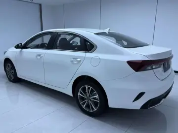 2023 Kia K3 с пробегом 100 км
