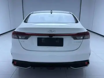 2023 Kia K3 с пробегом 100 км