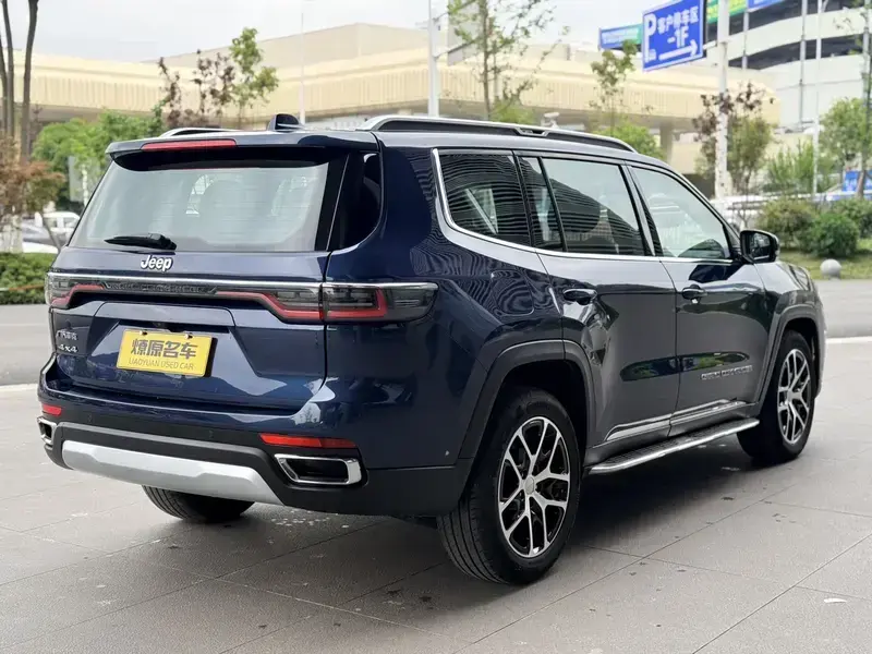 2022 Jeep Grand Commander с пробегом 56 700 км