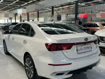 2020 Kia K3 с пробегом 74 000 км