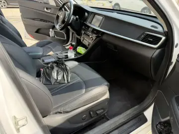 2019 Kia K5 с пробегом 76 000 км
