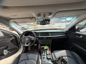 2019 Kia K5 с пробегом 76 000 км