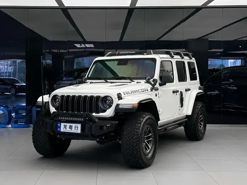 2025 Jeep Wrangler с пробегом 8 800 км