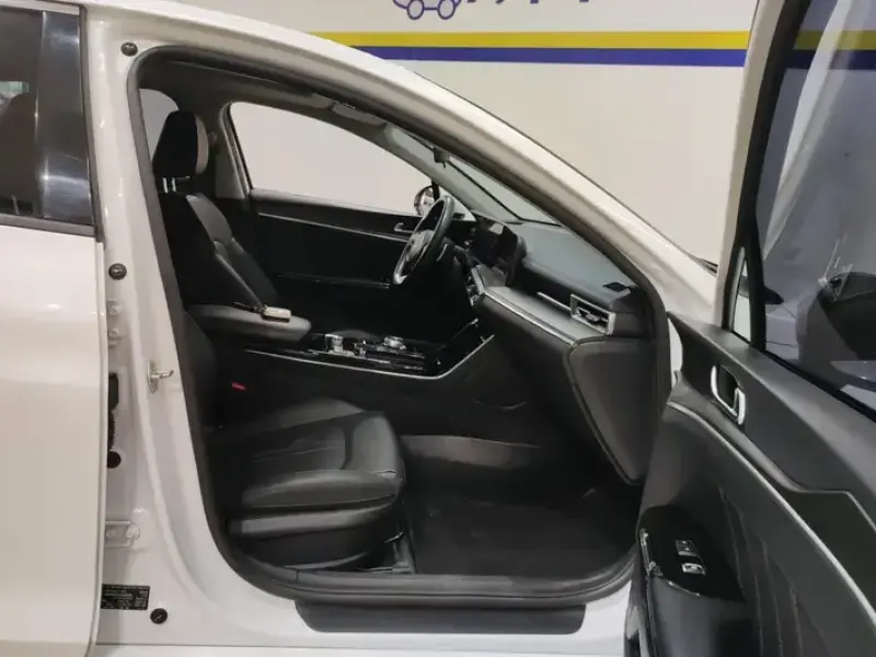 2021 Kia K5 с пробегом 25 000 км
