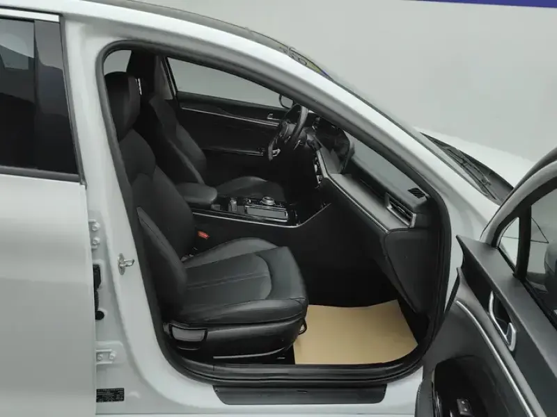 2021 Kia K5 с пробегом 24 000 км