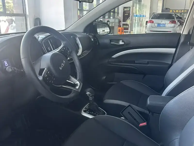 2026 Kia KX1 с пробегом 10 000 км