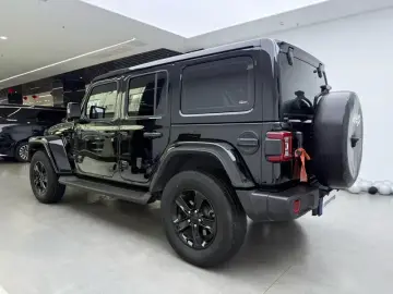 2022 Jeep Wrangler с пробегом 41 000 км
