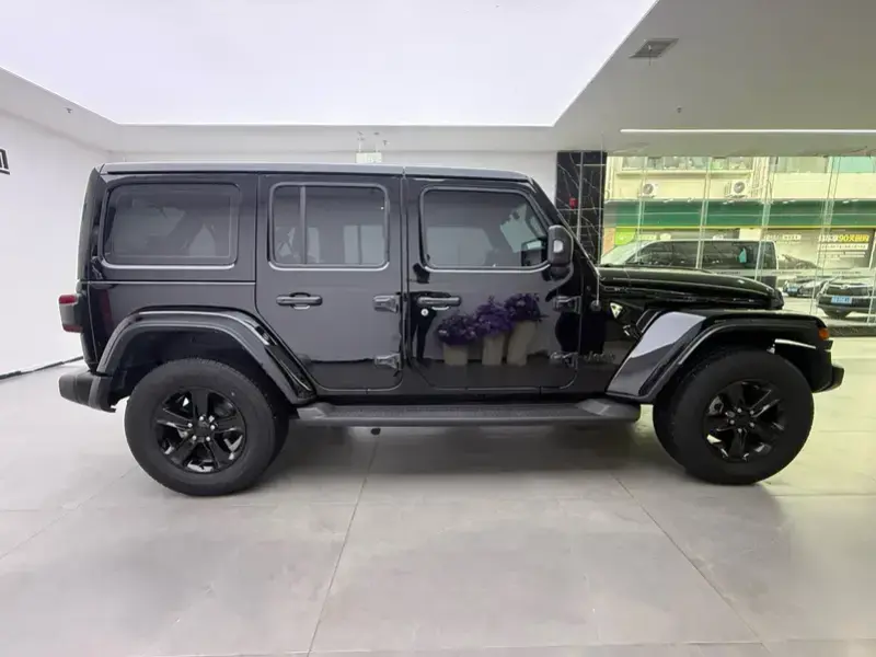 2022 Jeep Wrangler с пробегом 41 000 км