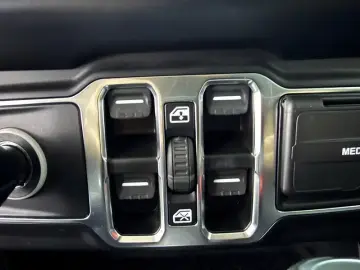 2022 Jeep Wrangler с пробегом 41 000 км