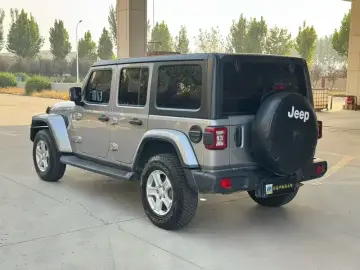 2021 Jeep Wrangler с пробегом 78 000 км