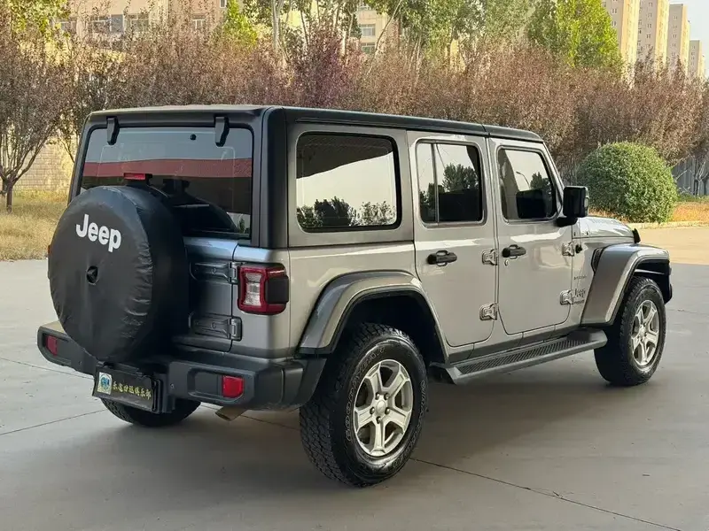 2021 Jeep Wrangler с пробегом 78 000 км
