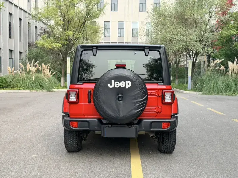 2021 Jeep Wrangler с пробегом 63 000 км