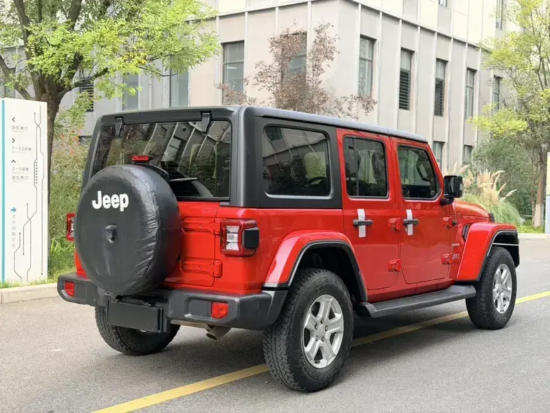 2021 Jeep Wrangler с пробегом 63 000 км