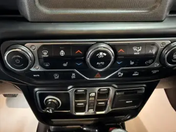 2021 Jeep Wrangler с пробегом 63 000 км