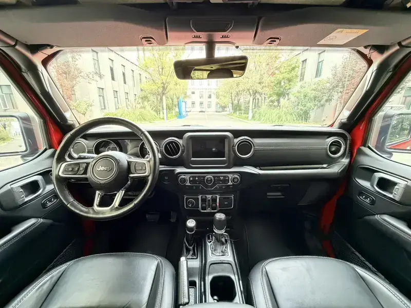 2021 Jeep Wrangler с пробегом 63 000 км