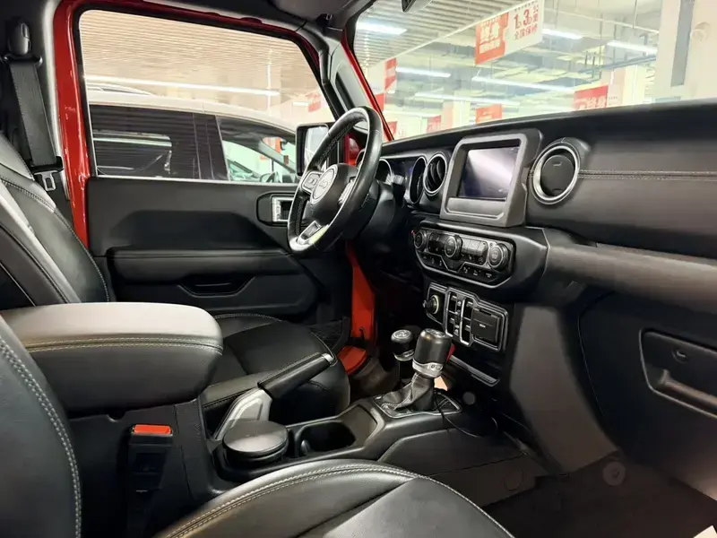 2021 Jeep Wrangler с пробегом 63 000 км