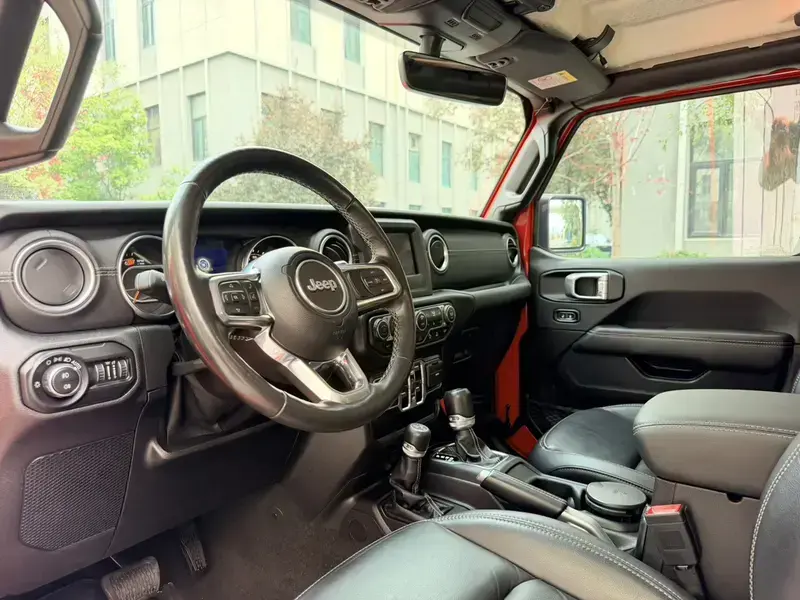 2021 Jeep Wrangler с пробегом 63 000 км