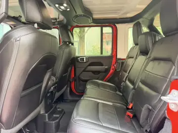 2021 Jeep Wrangler с пробегом 63 000 км