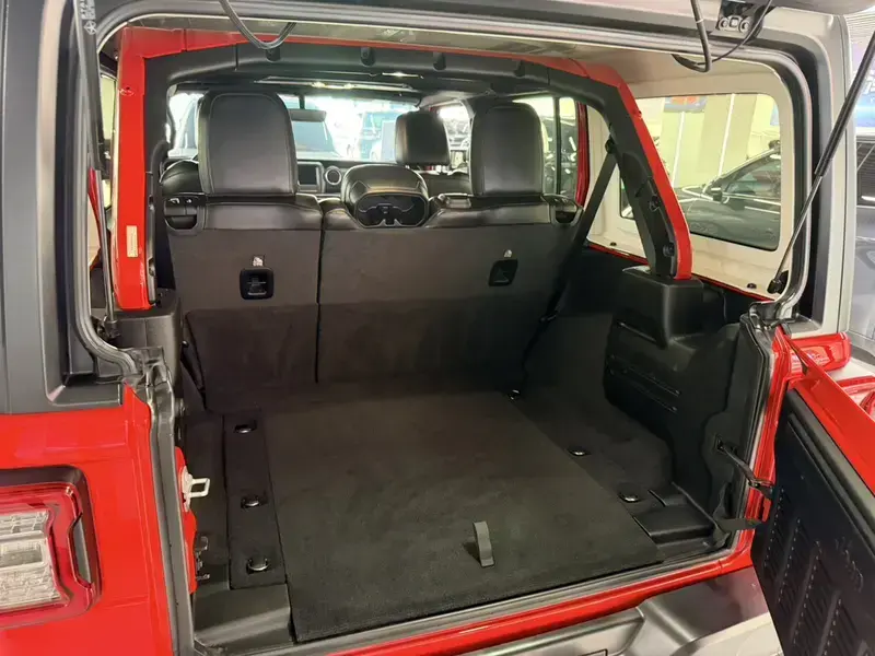 2021 Jeep Wrangler с пробегом 63 000 км