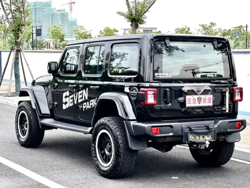 2021 Jeep Wrangler с пробегом 62 000 км