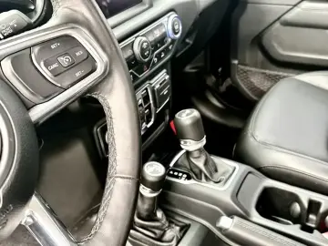 2021 Jeep Wrangler с пробегом 62 000 км