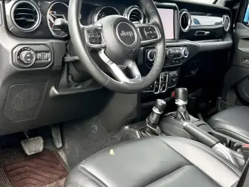 2021 Jeep Wrangler с пробегом 62 000 км