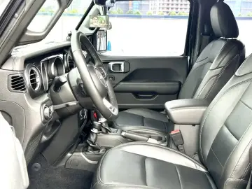 2021 Jeep Wrangler с пробегом 62 000 км