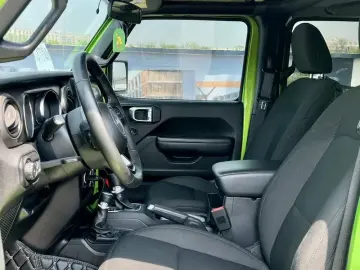 2021 Jeep Wrangler с пробегом 43 000 км