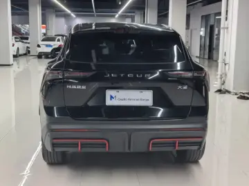 2024 JETOUR DASHING с пробегом 35 000 км