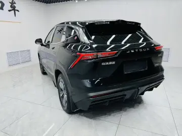 2023 JETOUR DASHING с пробегом 18 000 км