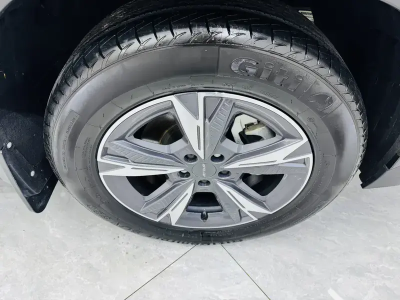 2023 JETOUR DASHING с пробегом 18 000 км
