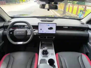 2025 JETOUR DASHING с пробегом 13 000 км