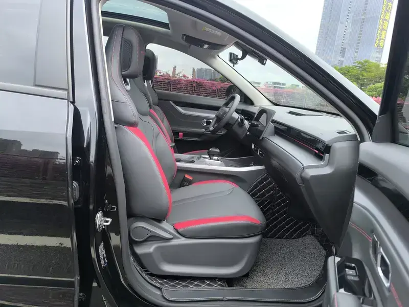 2025 JETOUR DASHING с пробегом 13 000 км