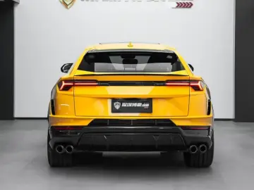 2022 Lamborghini Urus с пробегом 6 900 км