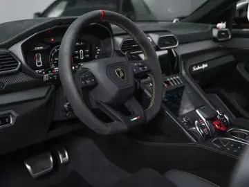2022 Lamborghini Urus с пробегом 6 900 км