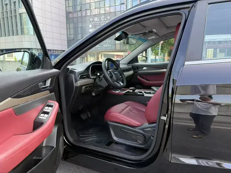 2025 JETOUR X70+ с пробегом 10 600 км