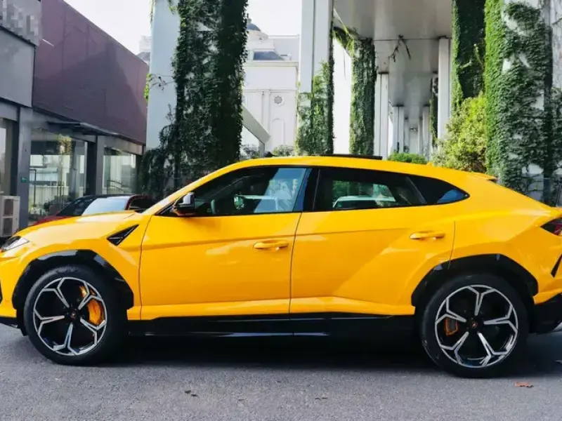 2021 Lamborghini Urus с пробегом 48 000 км