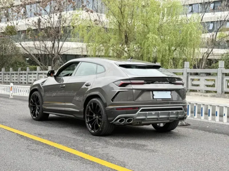 2021 Lamborghini Urus с пробегом 6 000 км