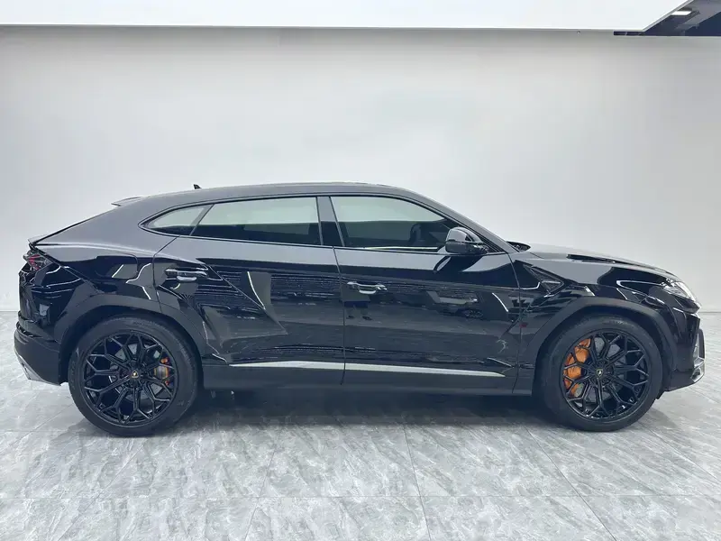 2021 Lamborghini Urus с пробегом 23 000 км