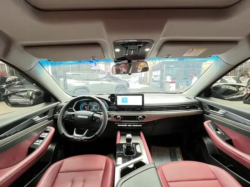 2025 JETOUR X70+ с пробегом 24 700 км