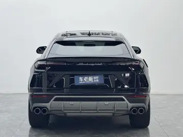 2021 Lamborghini Urus с пробегом 23 000 км