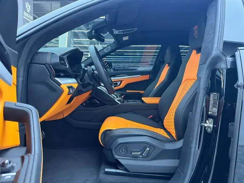 2021 Lamborghini Urus с пробегом 23 000 км